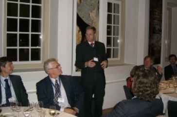 20121031_forum_dinner_031_ear